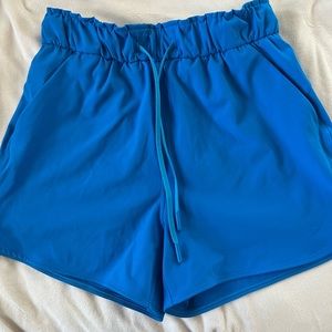 Lululemon stretch HR short 3.5”